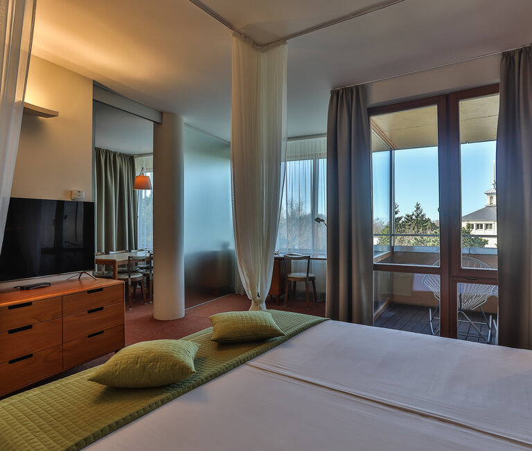 Deluxe Suite
